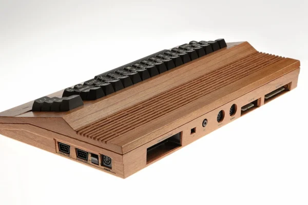 C64 Hout Editie rechtsachter