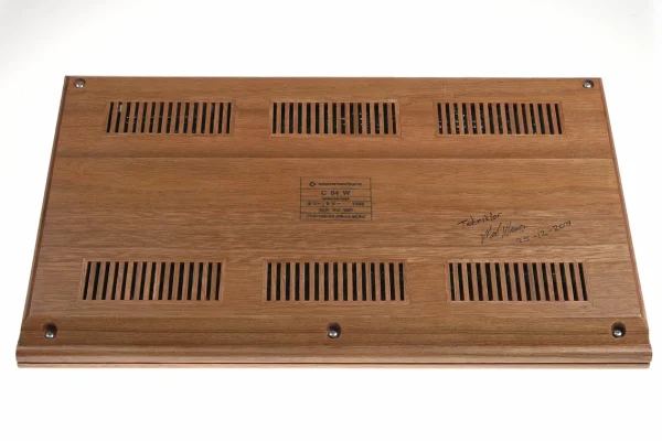 C64 Hout Editie onderkant